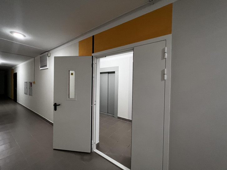 3-комн квартира улица Юркина, 8