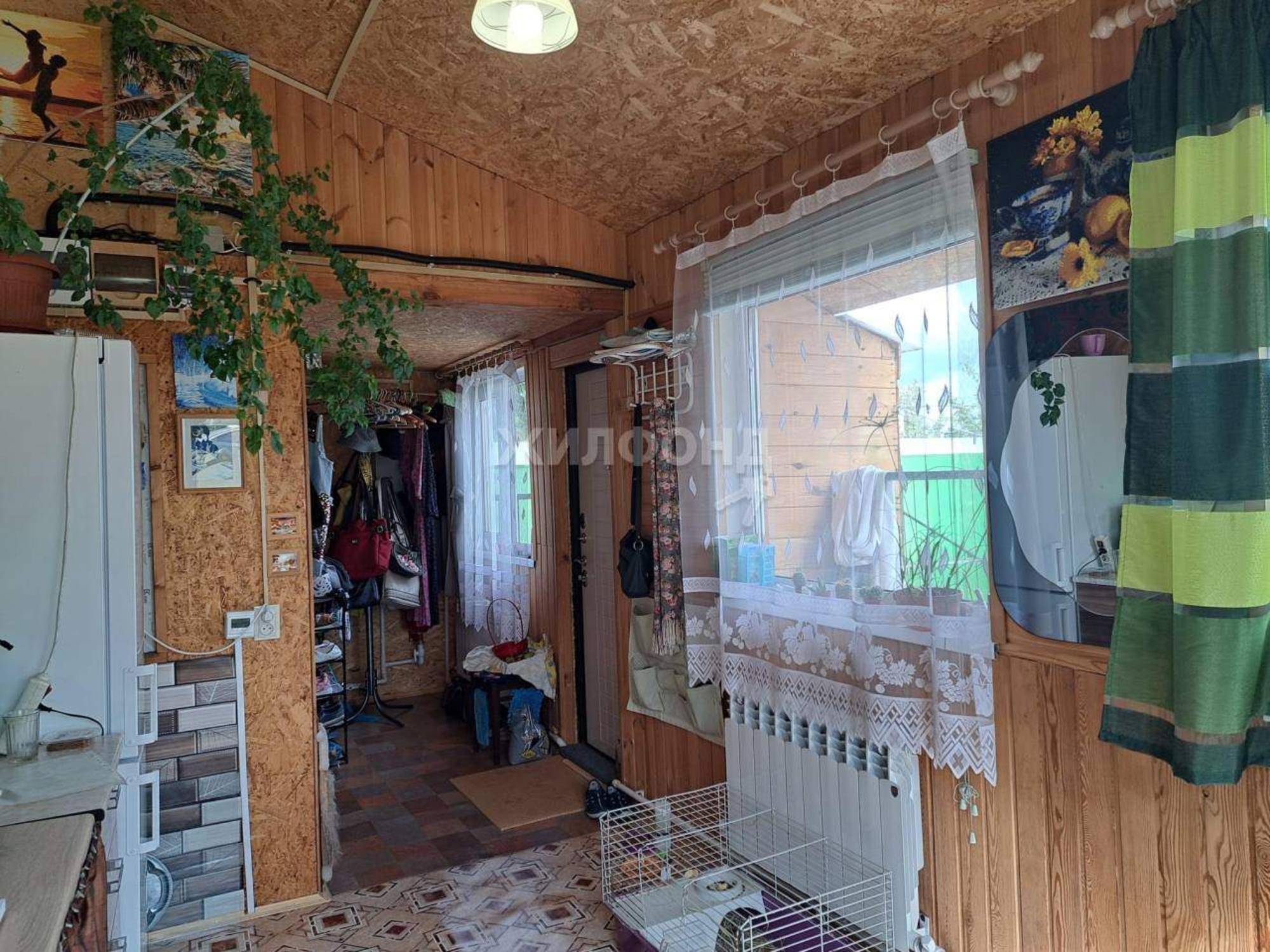 Купить дачу, дом, коттедж за 3 600 000 рублей на Новосибирская ул.