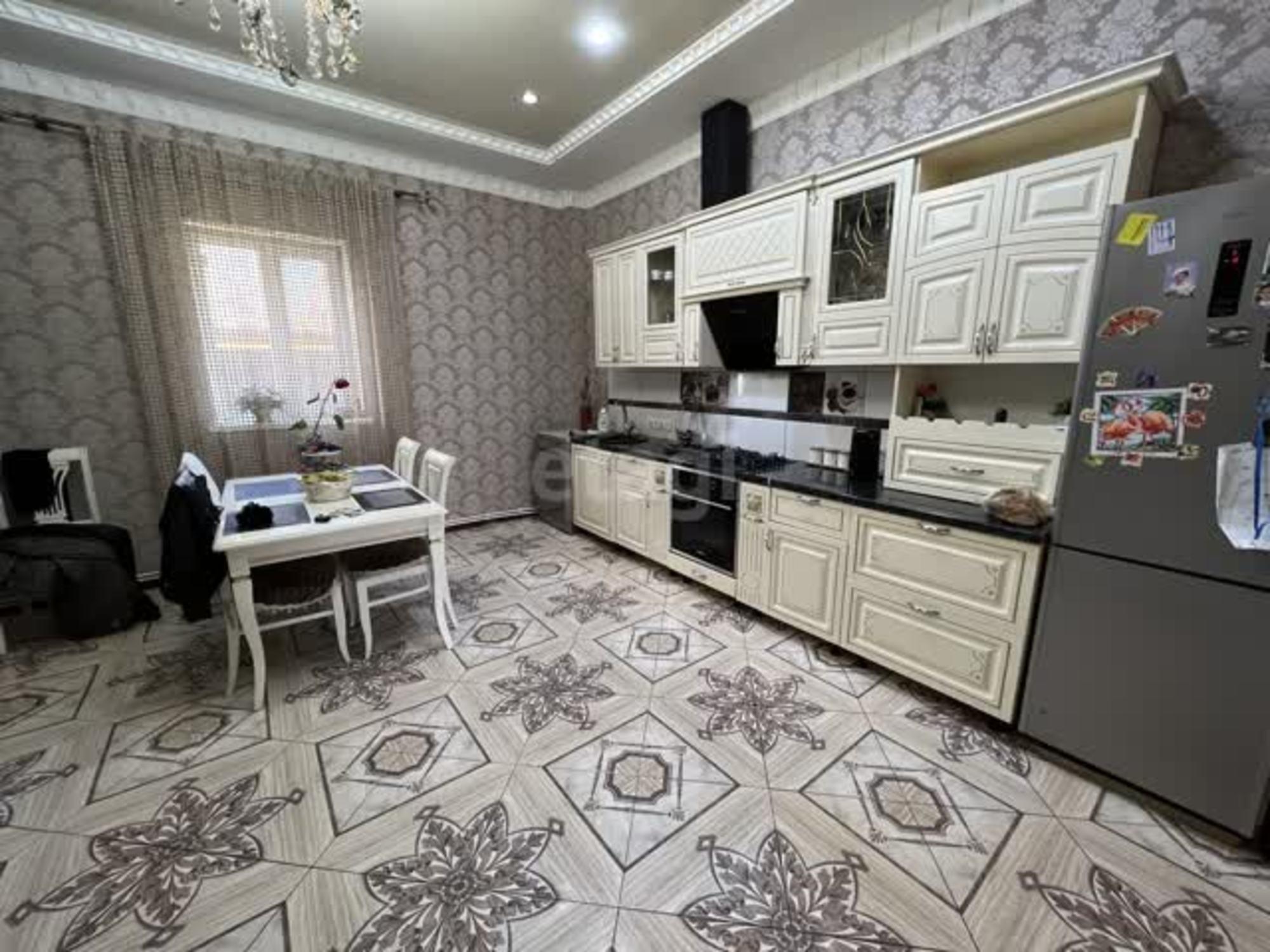 Сдать дачу, дом, коттедж за 180 000 рублей на Народная