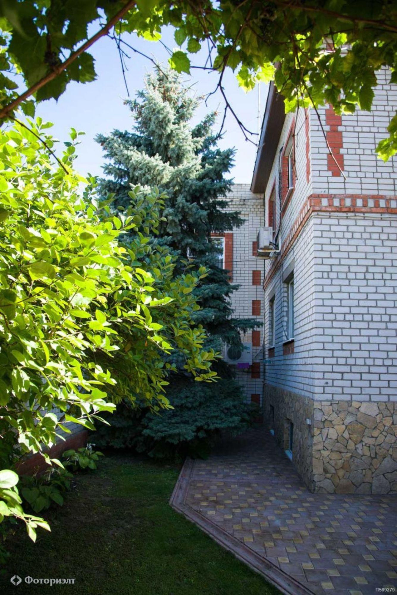 Купить дачу, дом, коттедж за 16 000 000 рублей на Питомническая ул, 43