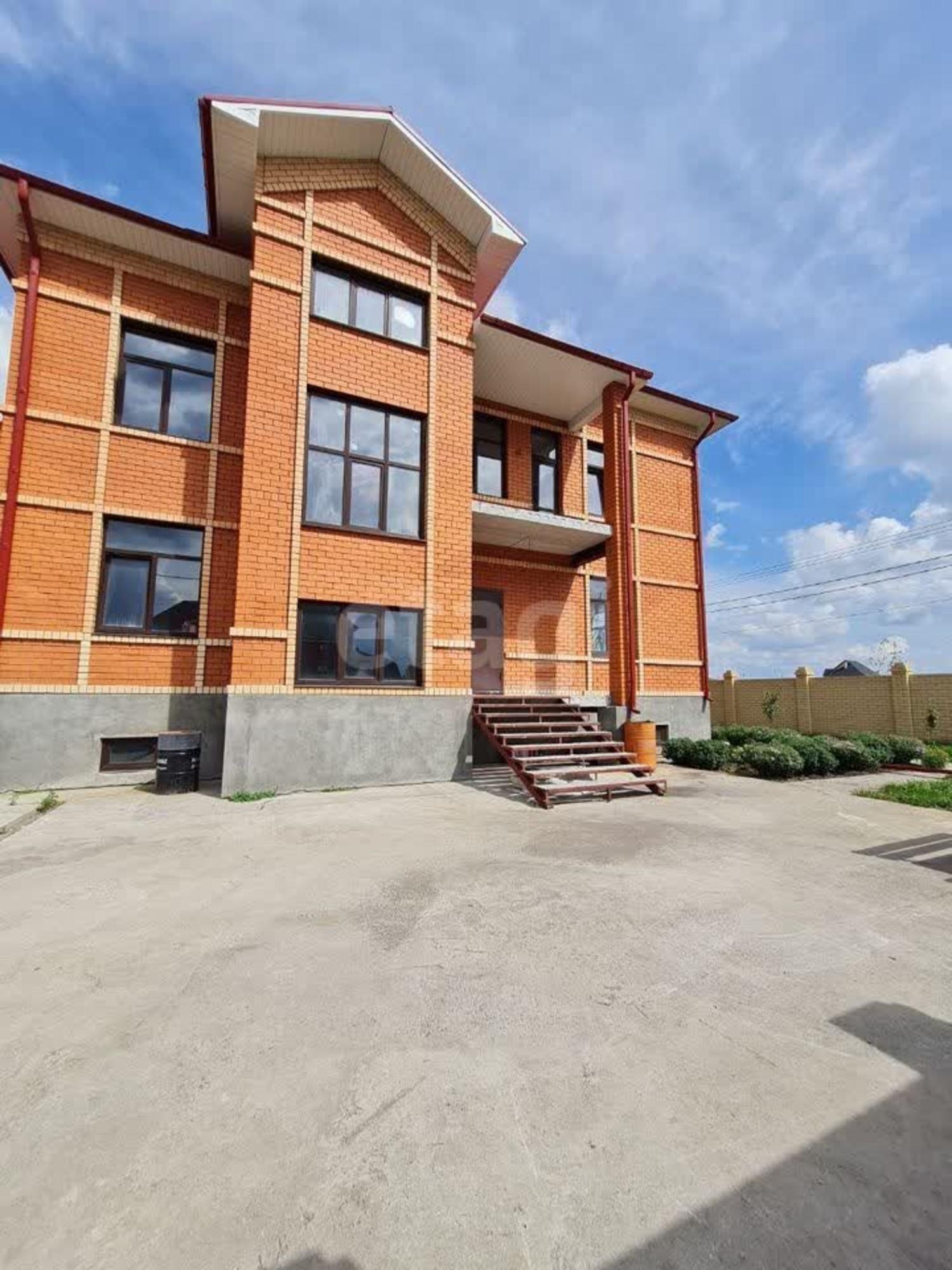 Купить дачу, дом, коттедж за 30 990 000 рублей на Кленовая, 2