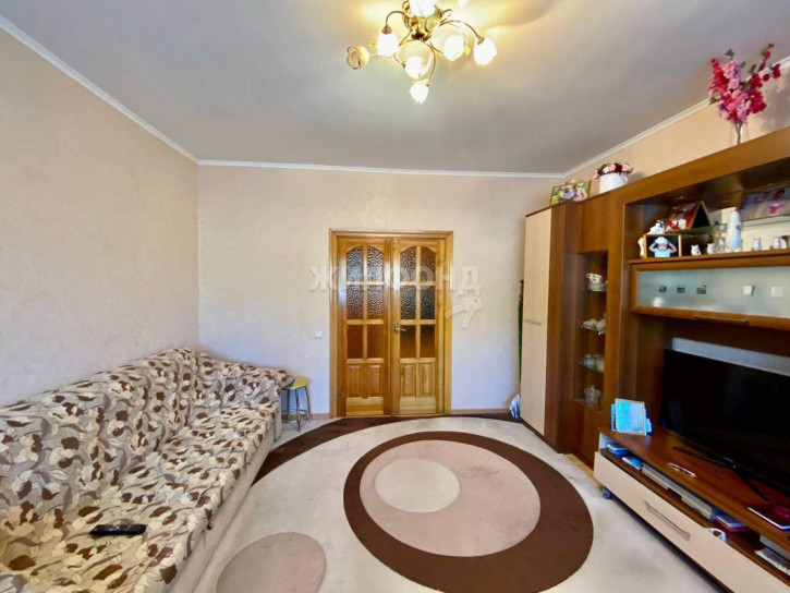 3-комн квартира 12 микрорайон, д.23