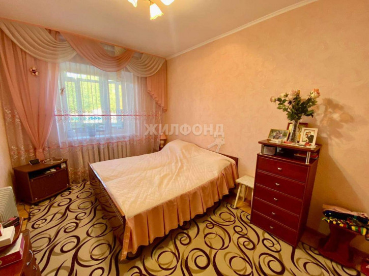 3-комн квартира 12 микрорайон, д.23