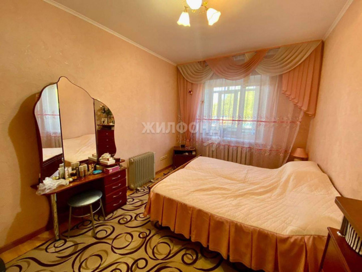 3-комн квартира 12 микрорайон, д.23