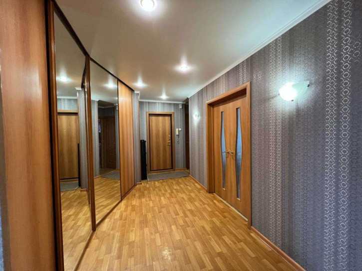 3-комн квартира Ворошилова улица, 2в