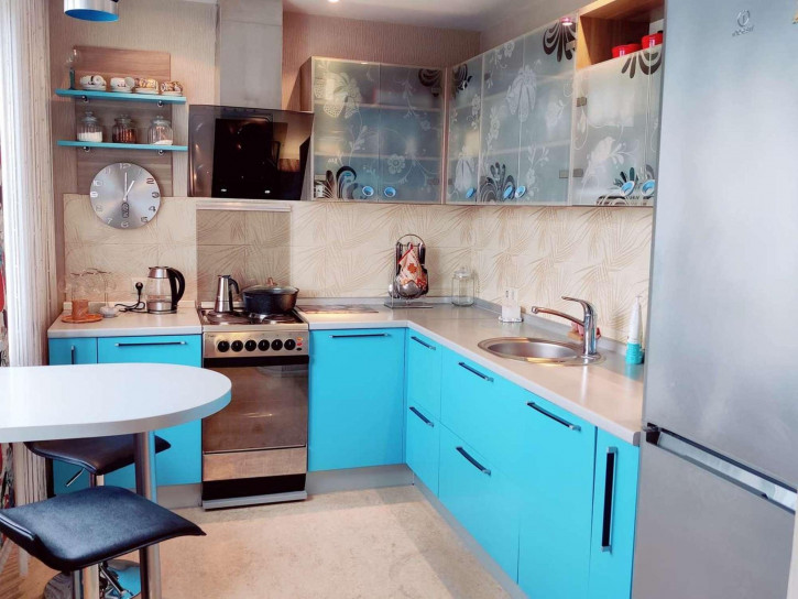 4-комн квартира Автостроителей улица, 84А