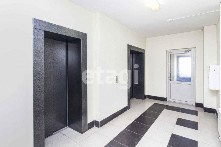 3-комн квартира Комсомольская, 75