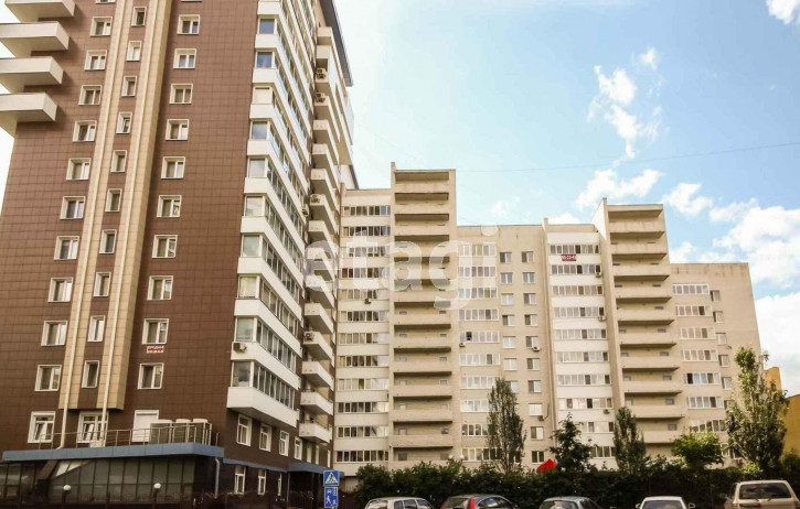 3-комн квартира Комсомольская, 75