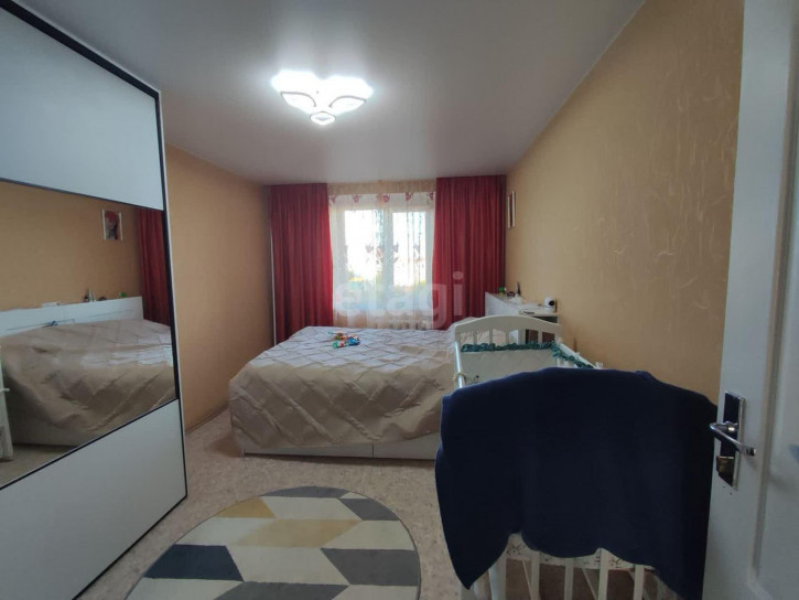 3-комн квартира Болотникова, 11