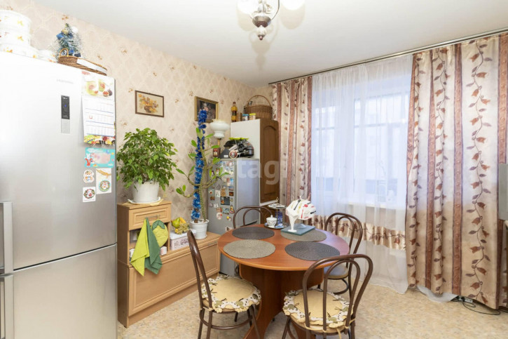 3-комн квартира Народная, 4/2
