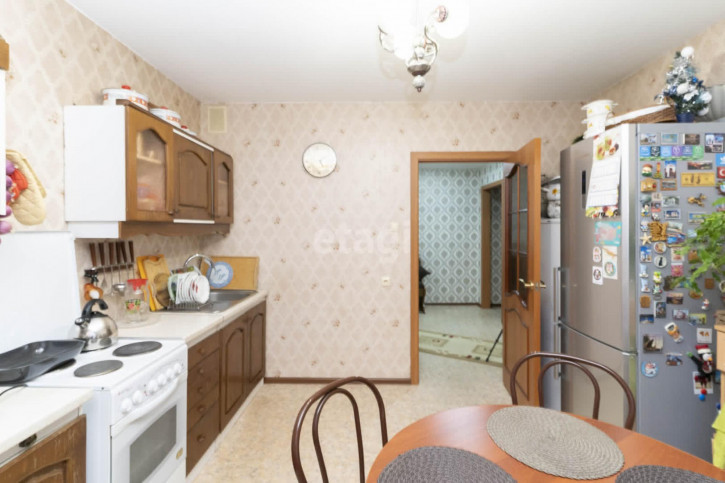 3-комн квартира Народная, 4/2