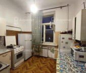 комната 81.9 кв м пр-кт. Канатчиков,  д.1