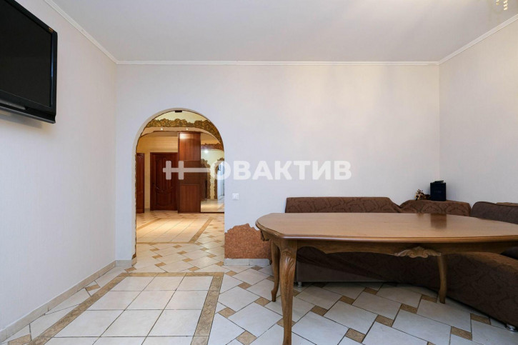 3-комн квартира улица Кирова, 108/1