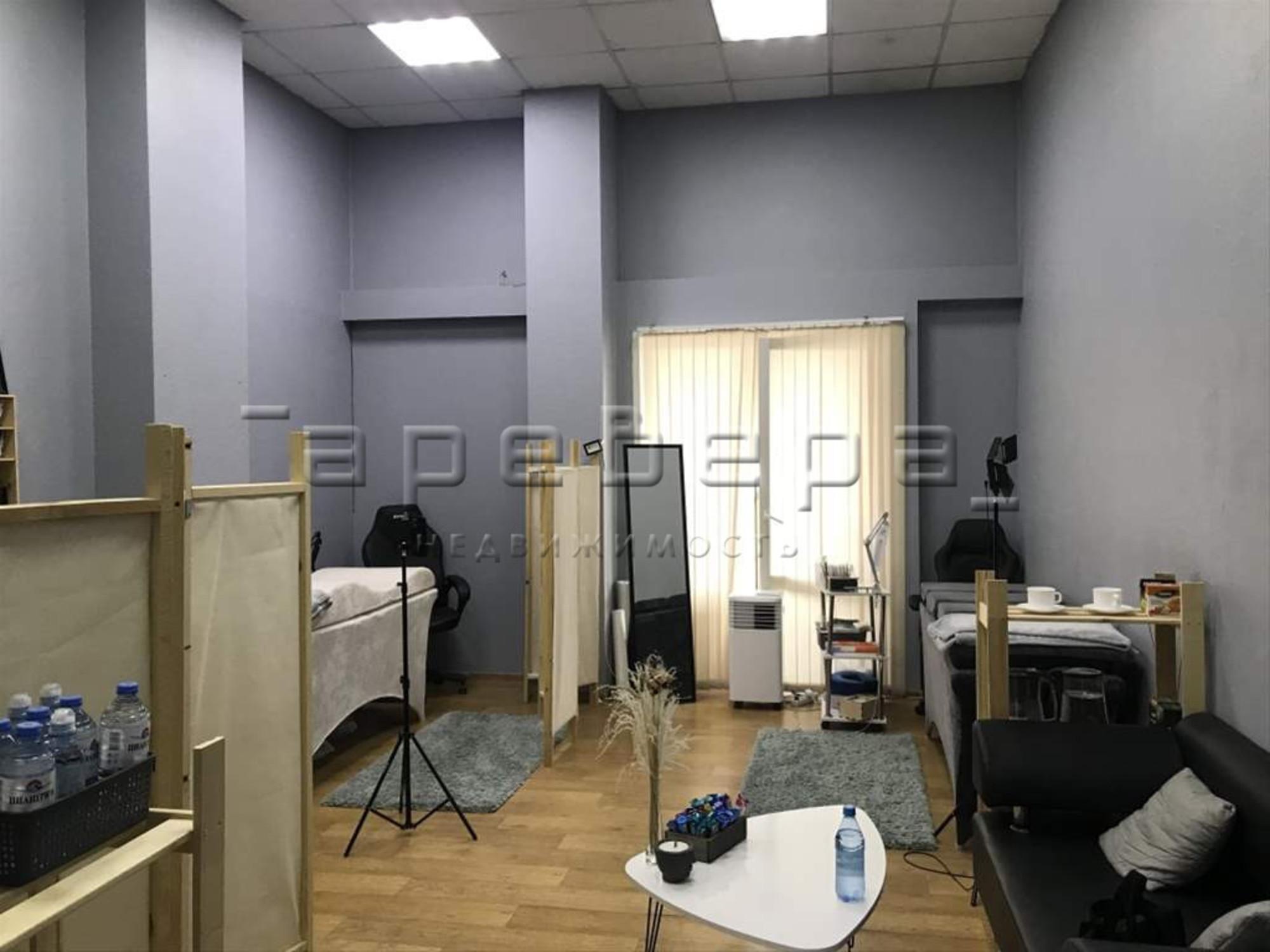 Купить офис, помещение под офис за 13 000 000 рублей на Шумяцкого улица, 2а