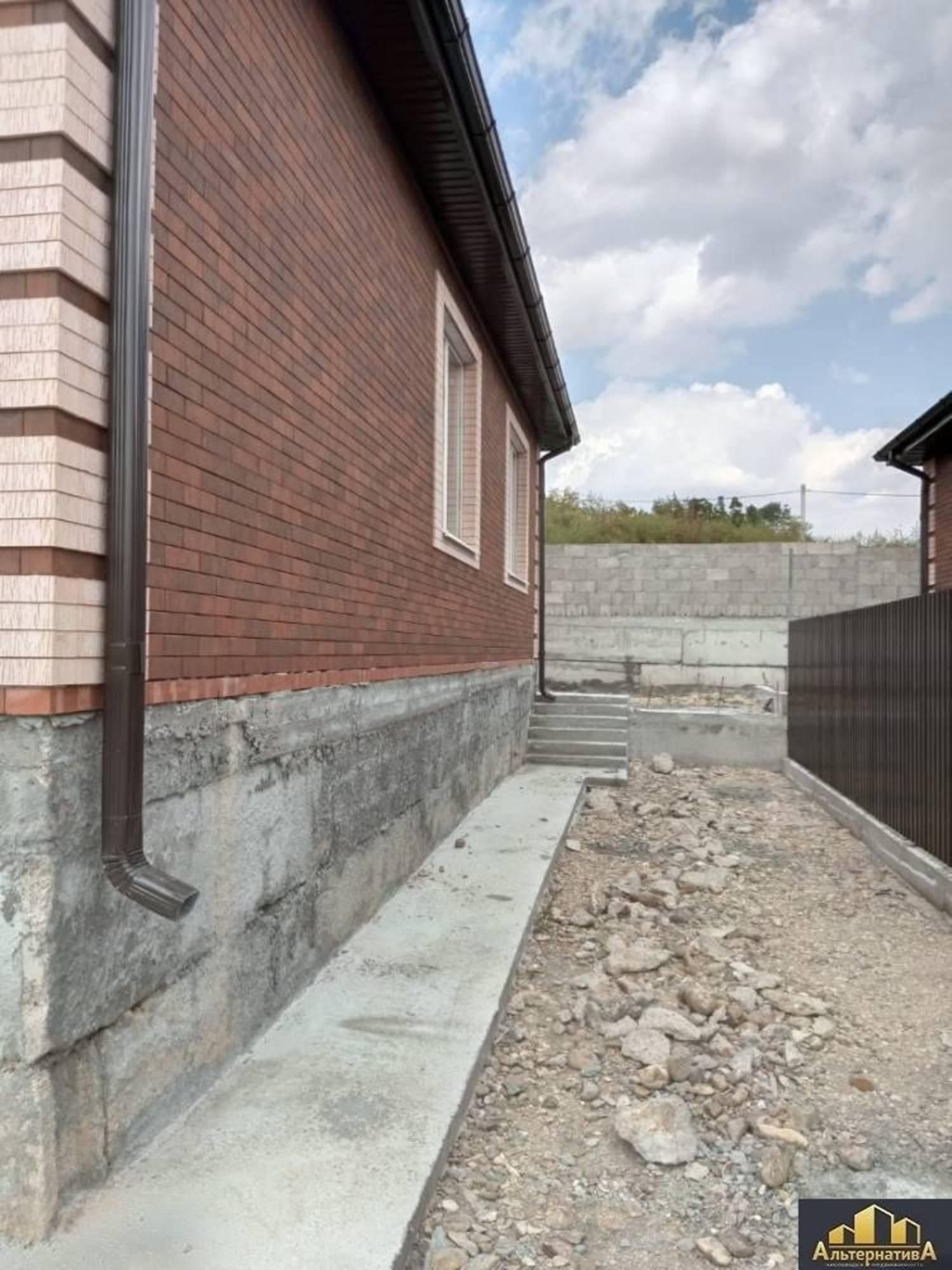 Купить дачу, дом, коттедж за 10 700 000 рублей на Романтиков ул.
