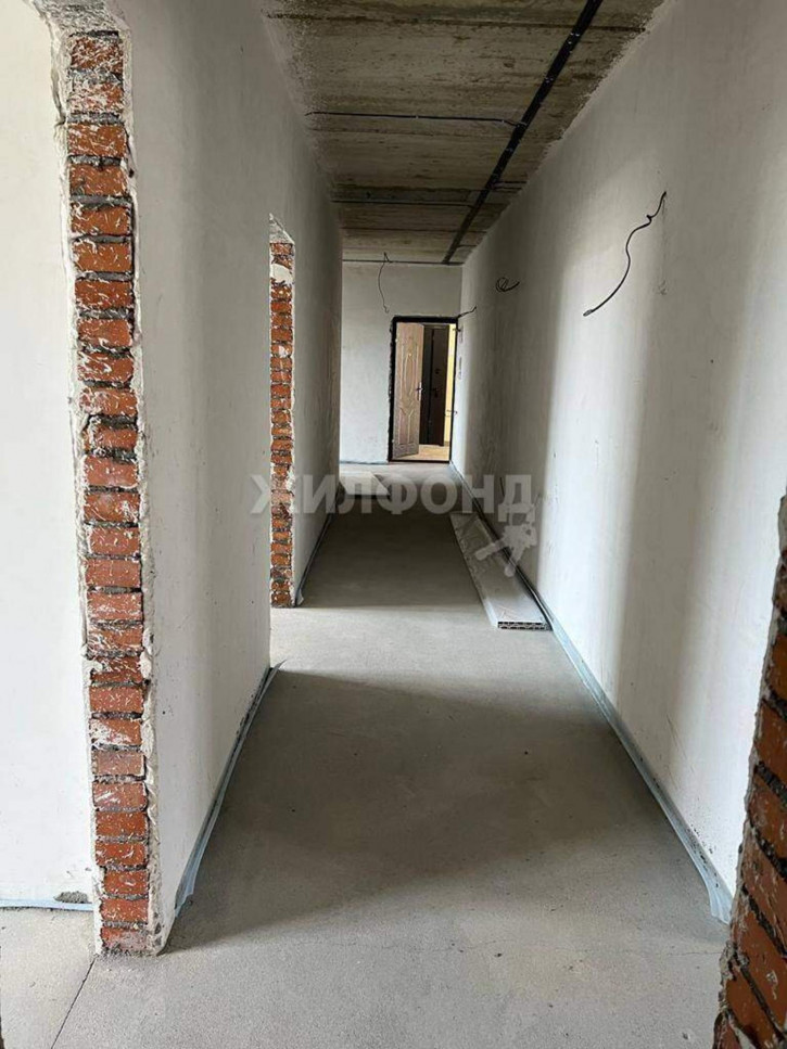 3-комн квартира Калинина улица, д.105