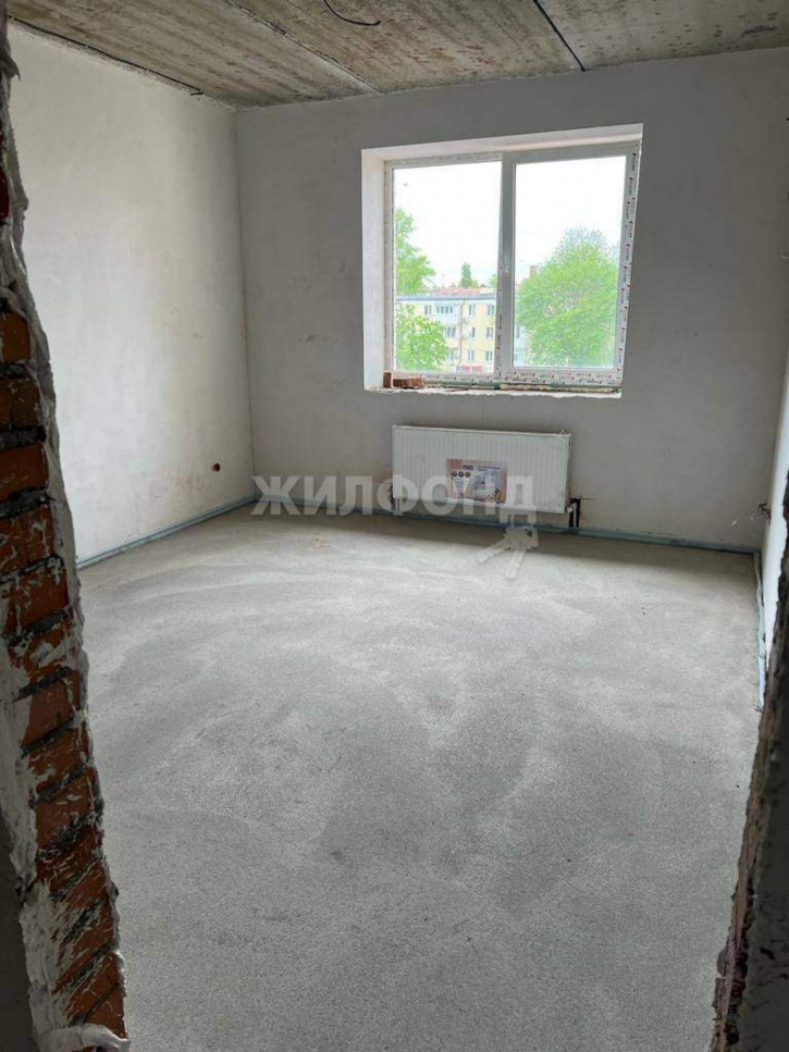 3-комн квартира Калинина улица, д.105