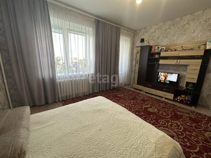 3-комн квартира Избышева, 8
