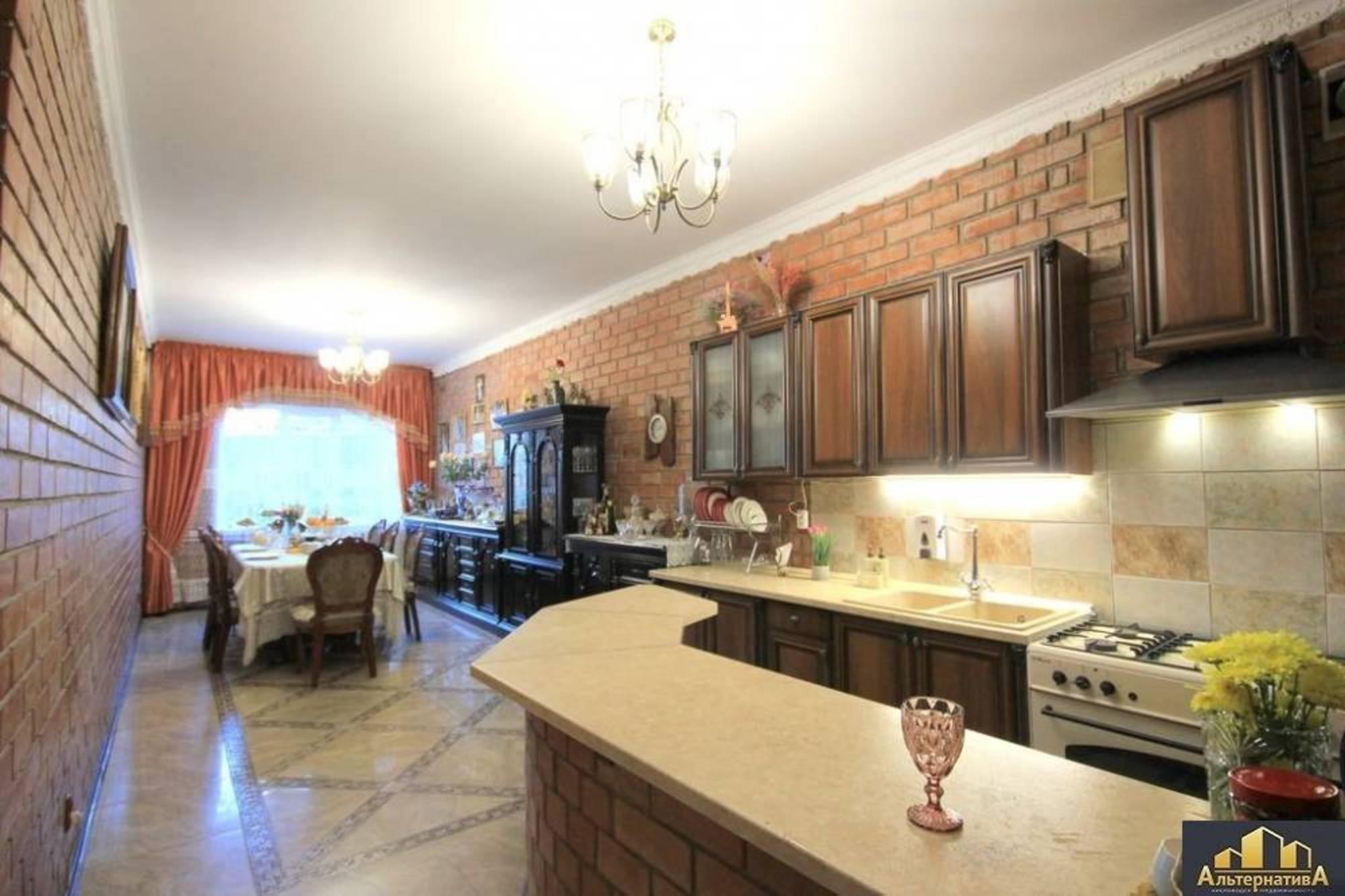 Купить дачу, дом, коттедж за 110 000 000 рублей на Чкалова ул.
