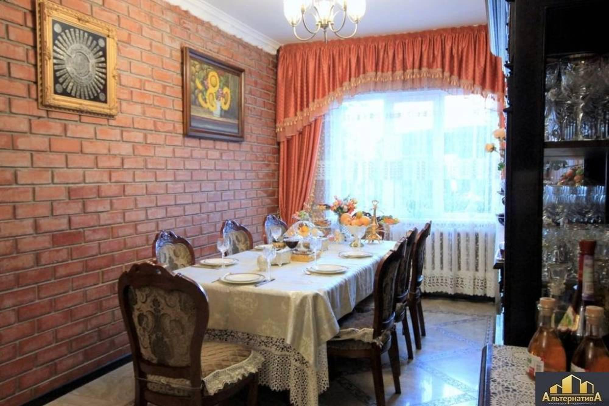 Купить дачу, дом, коттедж за 110 000 000 рублей на Чкалова ул.