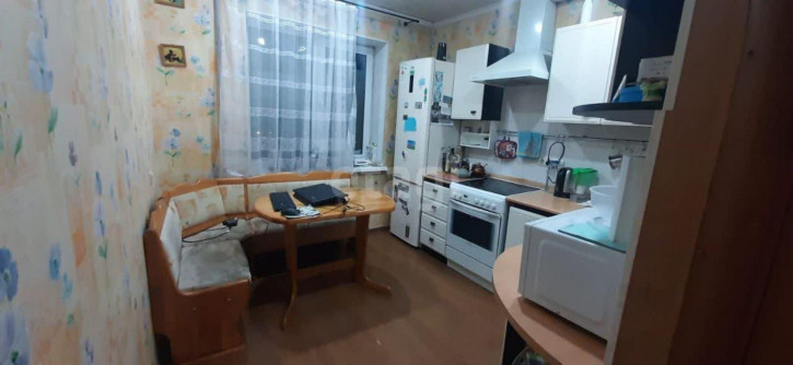 3-комн квартира Ангарская, 26