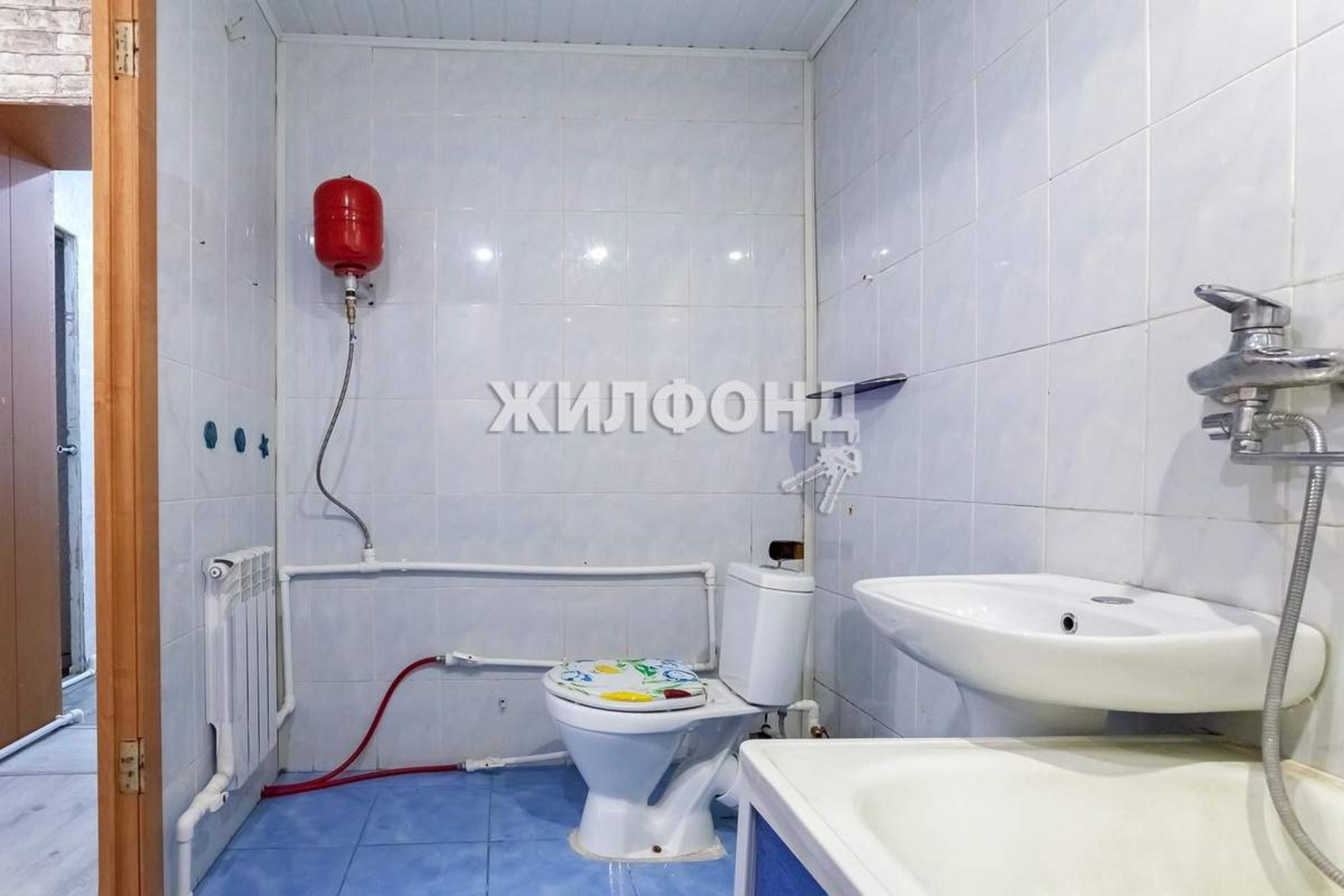 Купить дачу, дом, коттедж за 1 900 000 рублей на Центральная улица