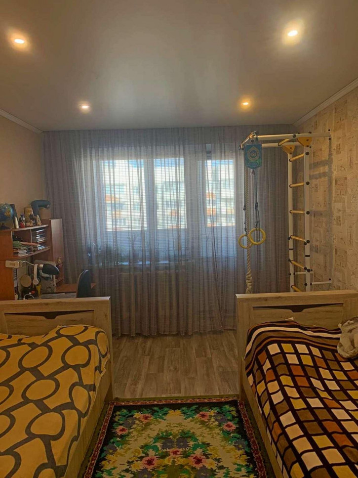 3-комн квартира Буденного улица, 6
