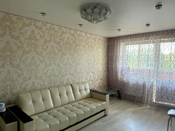 3-комн квартира Есенина улица, 50Б