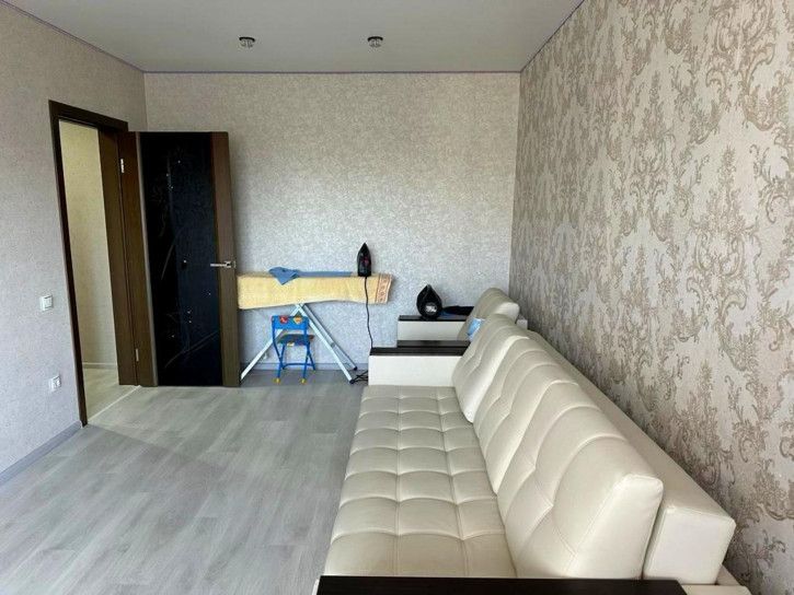 3-комн квартира Есенина улица, 50Б
