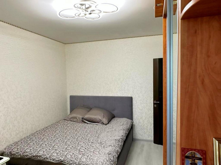 3-комн квартира Есенина улица, 50Б
