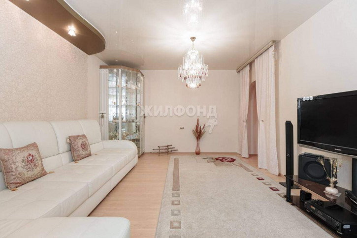 3-комн квартира Кошурникова улица, д.8