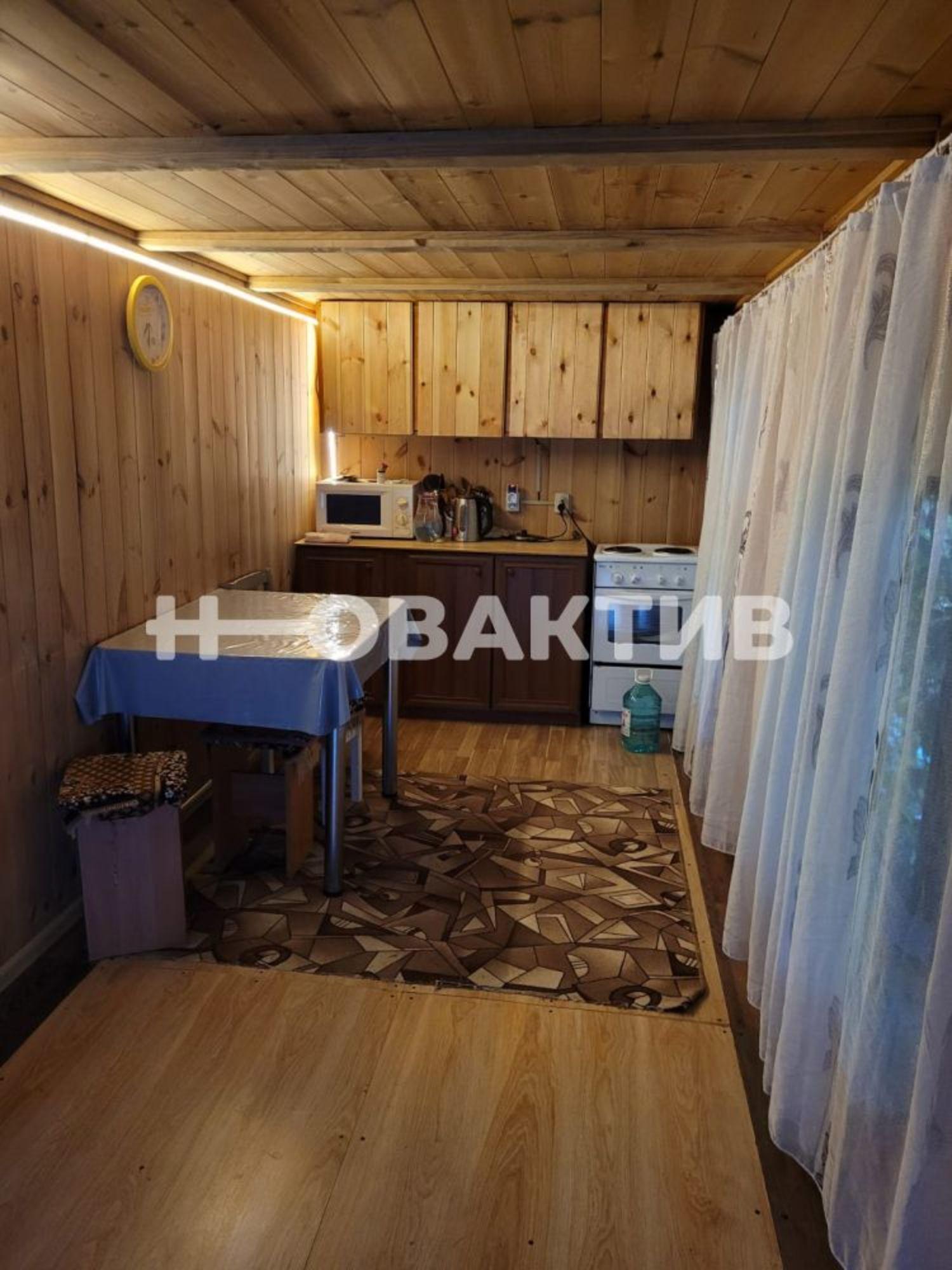 Купить дачу, дом, коттедж за 2 400 000 рублей на Новосибирская обл, Новосибирский р-н, тер. СНТ Крутиха, ул 52