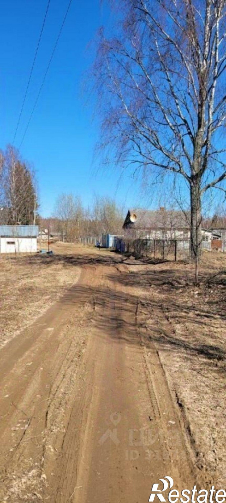 Земельный участок ,