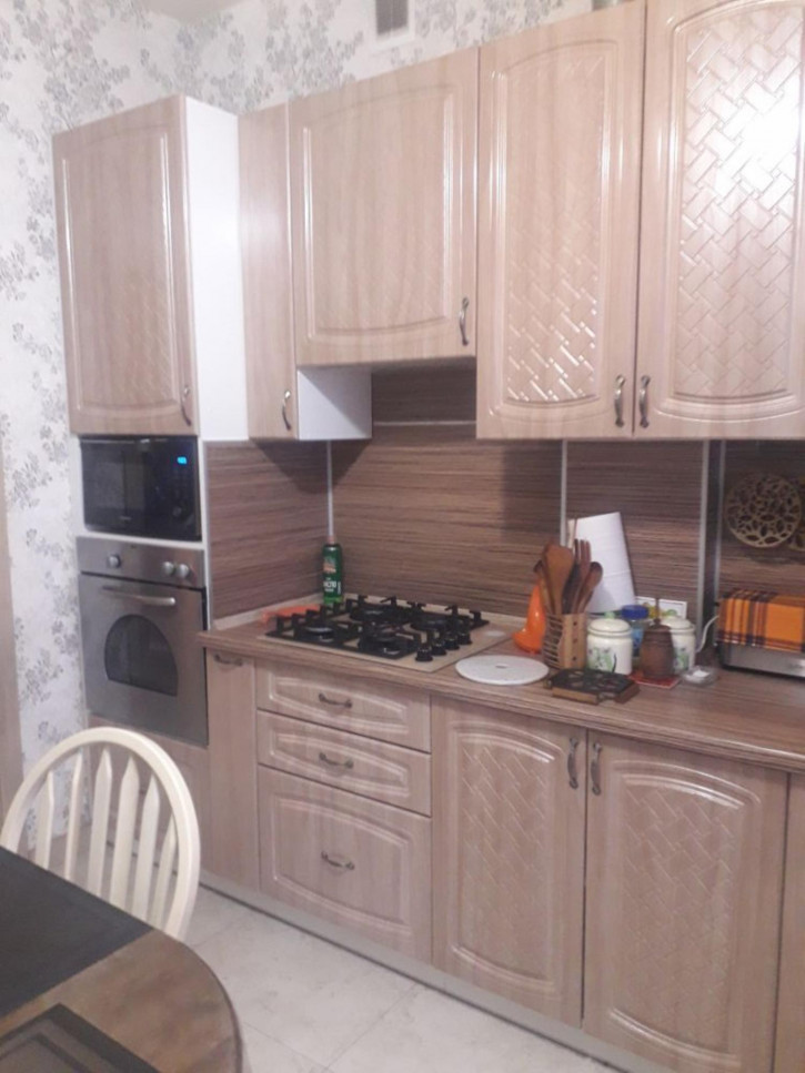 3-комн квартира Бекентьева ул