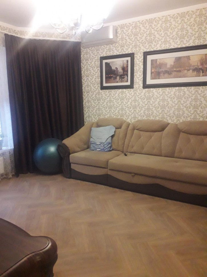 3-комн квартира Бекентьева ул