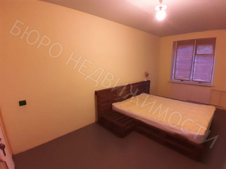 3-комн квартира Орджоникидзе ул, 12А