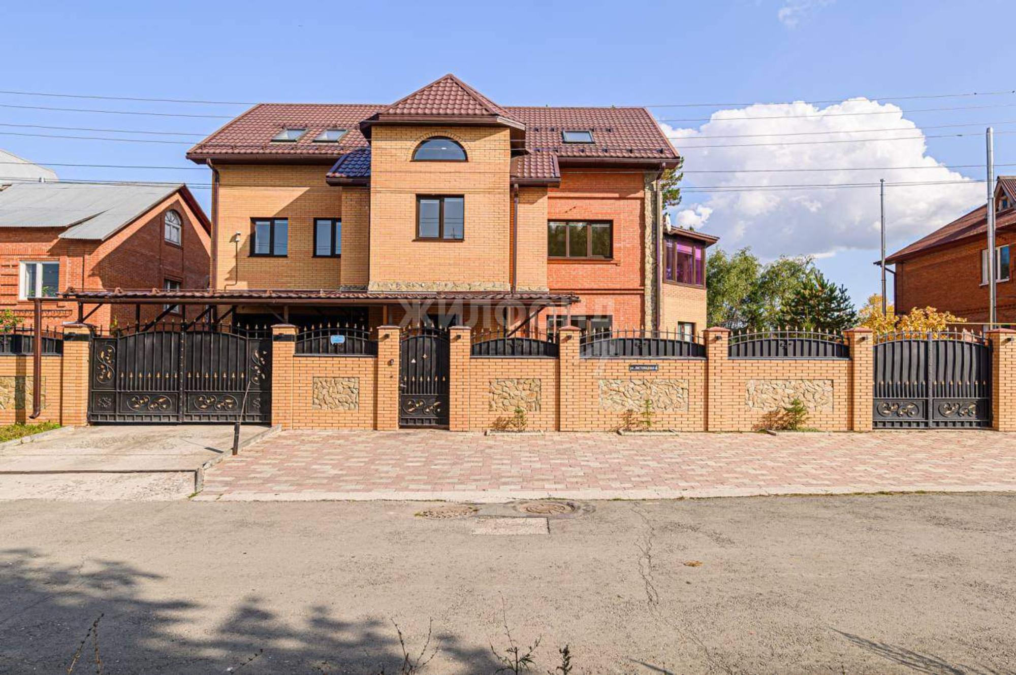 Купить дачу, дом, коттедж за 45 000 000 рублей на Листопадная улица, д.4