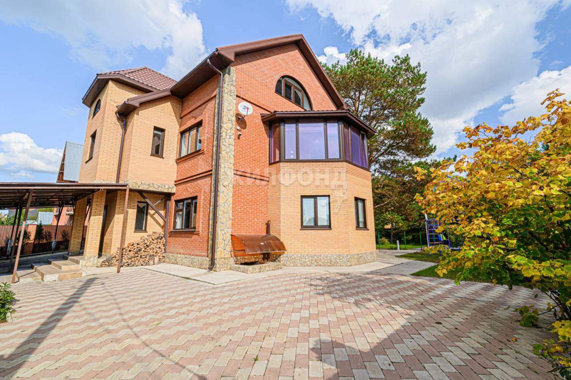 Купить дачу, дом, коттедж за 45 000 000 рублей на Листопадная улица, д.4