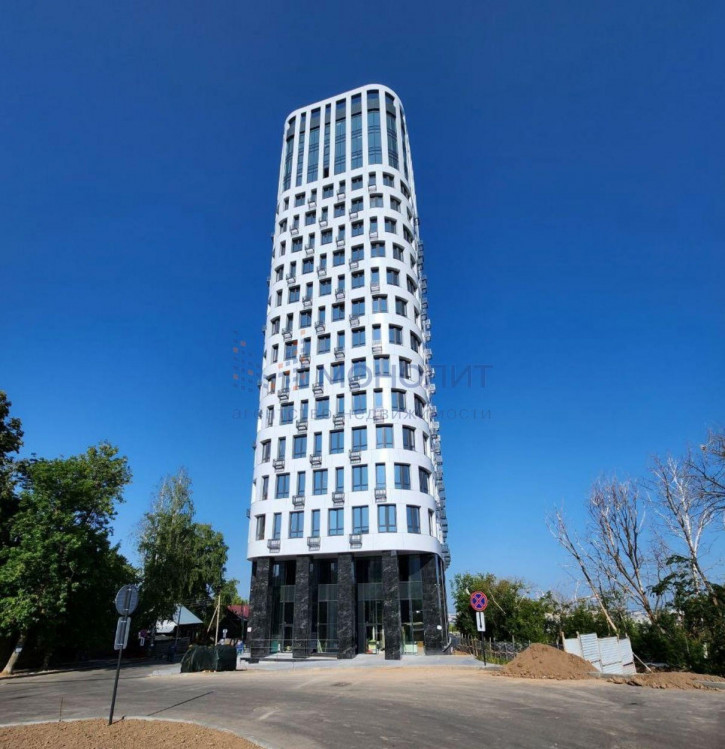 4-комн квартира Енисейская ул, 1а