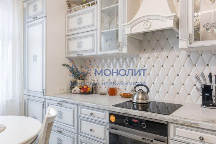 3-комн квартира Островского ул, 13