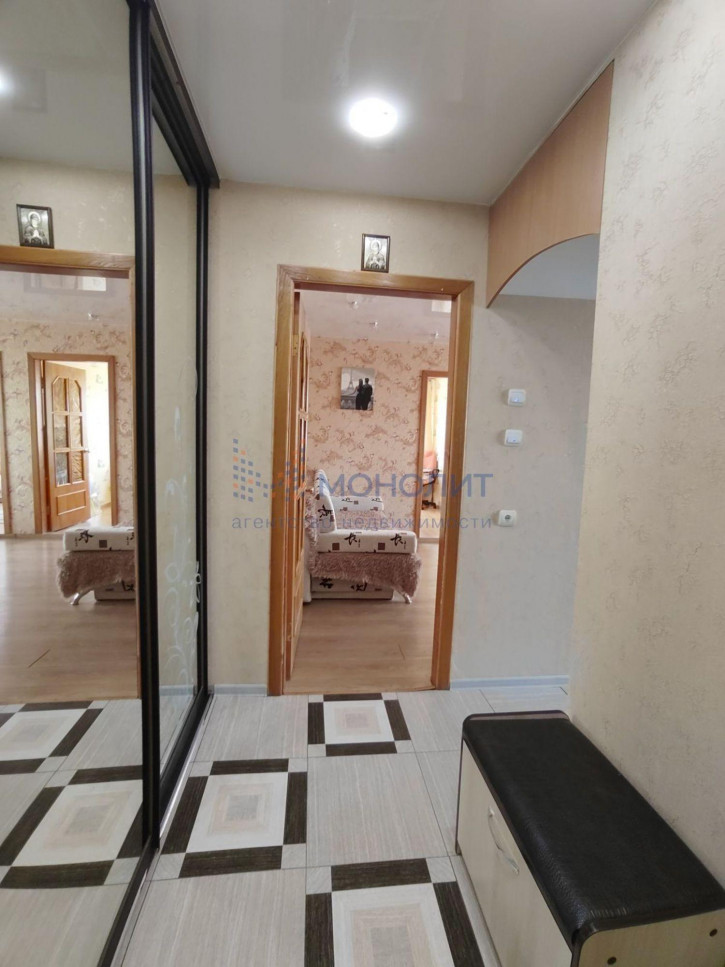 3-комн квартира Героев космоса ул, 14