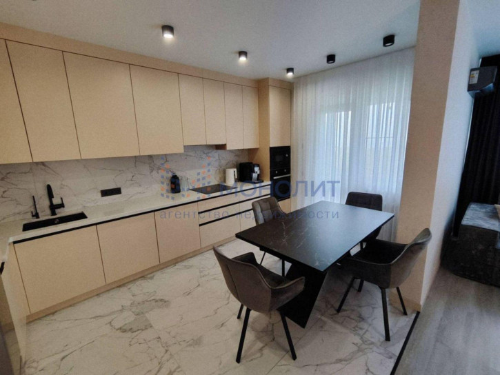 3-комн квартира Максима Горького ул, 24