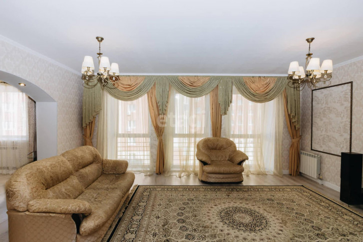 3-комн квартира Немцова, 4