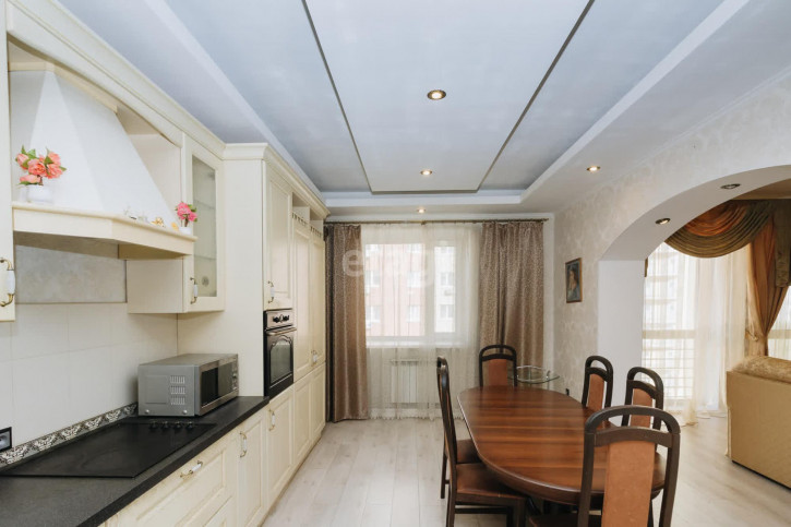 3-комн квартира Немцова, 4
