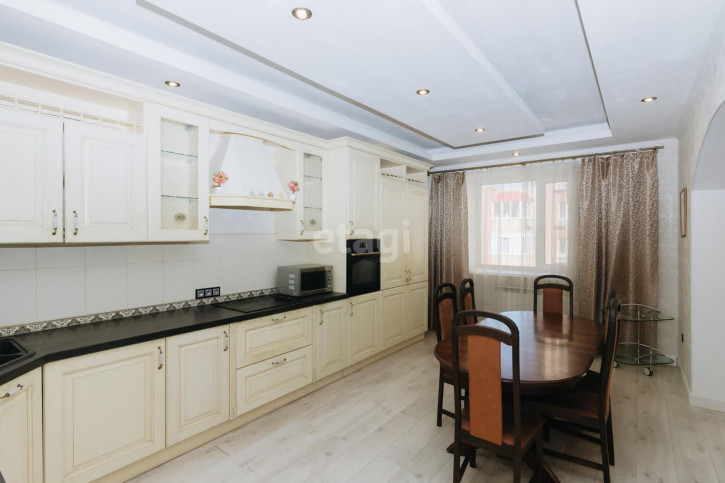 3-комн квартира Немцова, 4