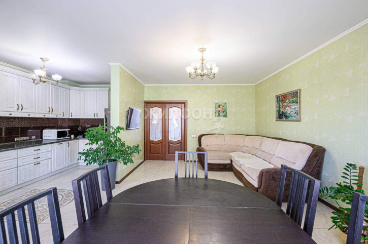 4-комн квартира Вертковская улица, д.42