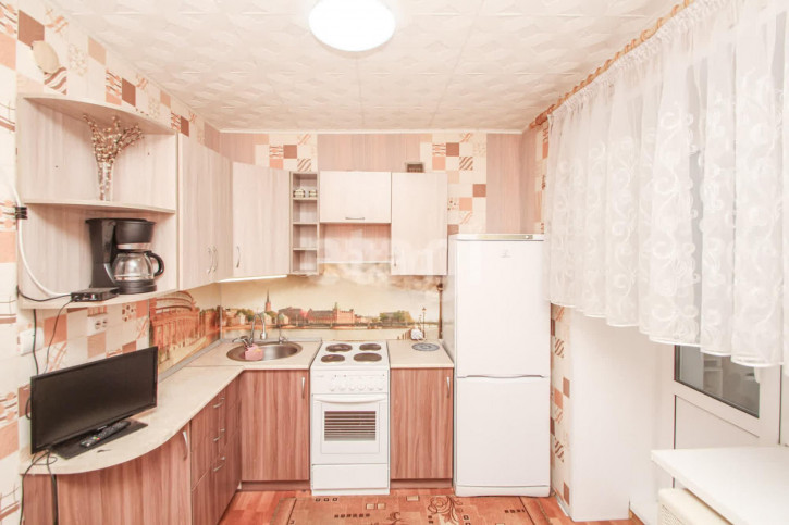 1-комн квартира Шишкова, 54