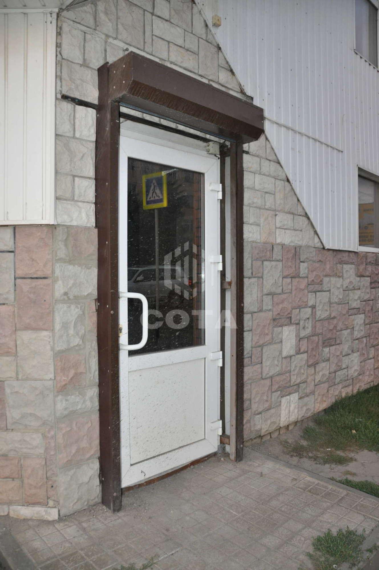 Сдать торговое помещение за 35 000 рублей на , 95