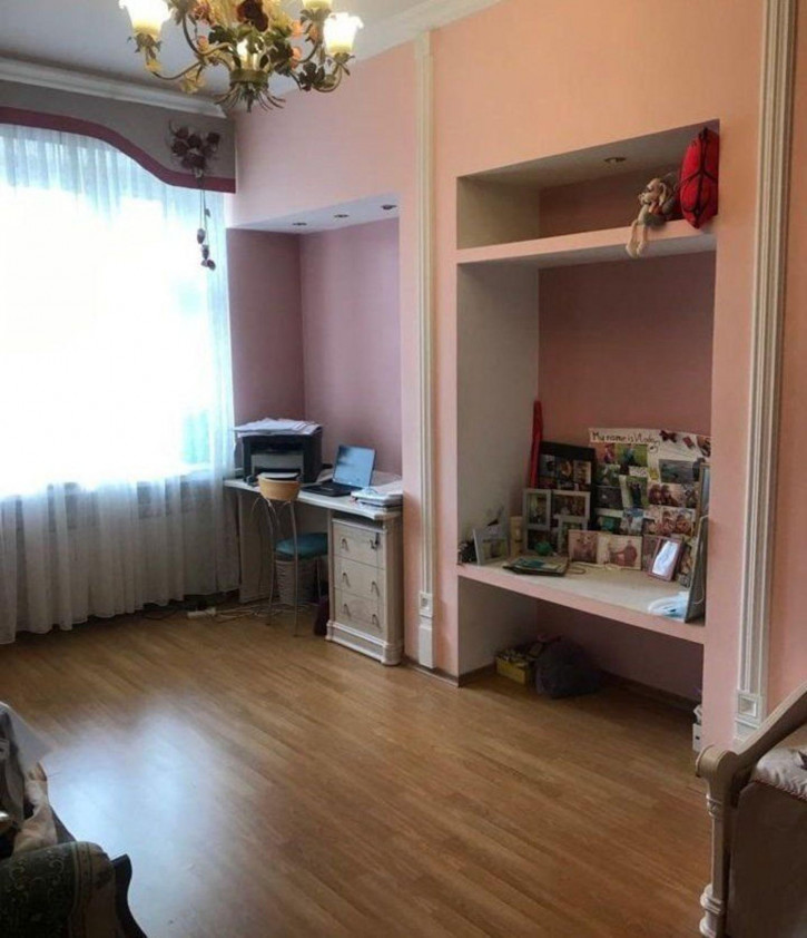 5-комн квартира Левичева ул, 30А