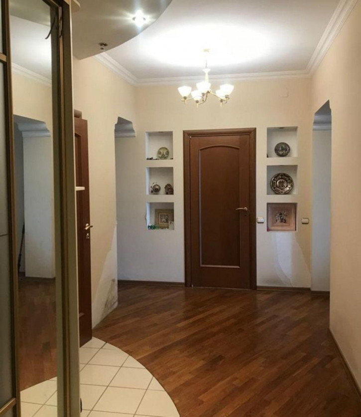 5-комн квартира Левичева ул, 30А